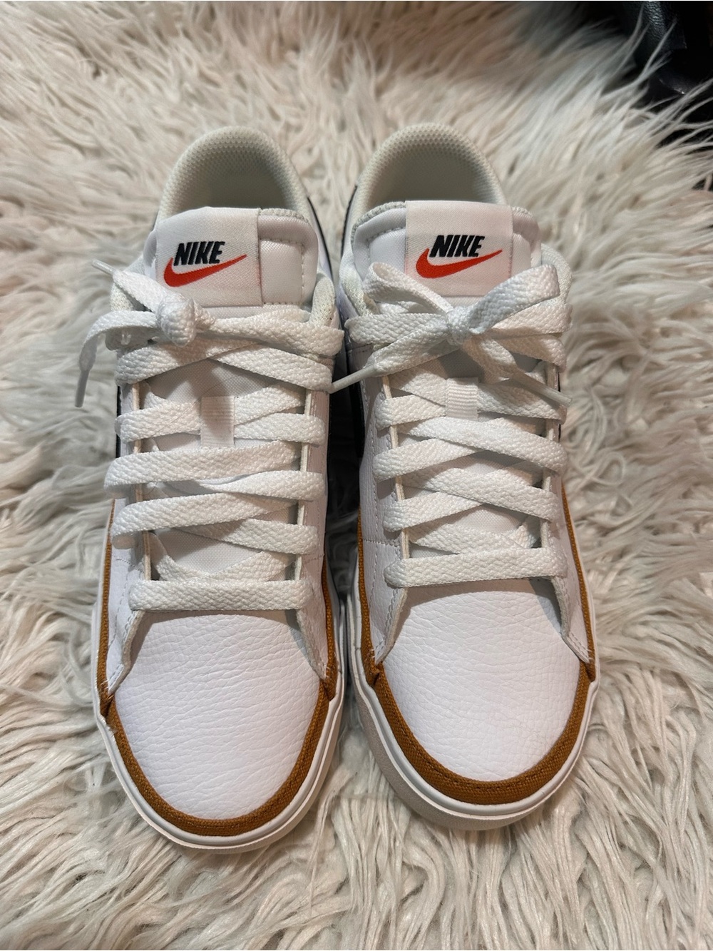 WOMEN’S NIKE COURT LEGACY NEXT NATURE